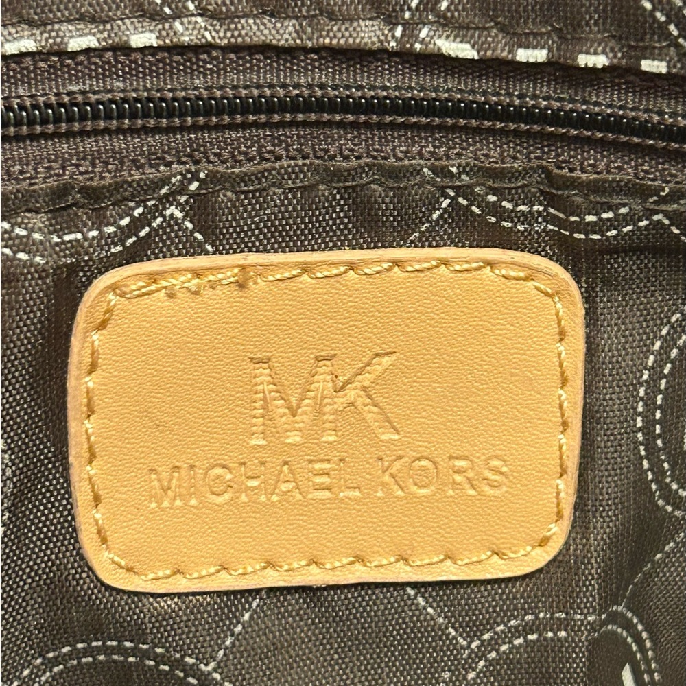 Michael Kors Beige and White Satchel - Picture 6 of 7